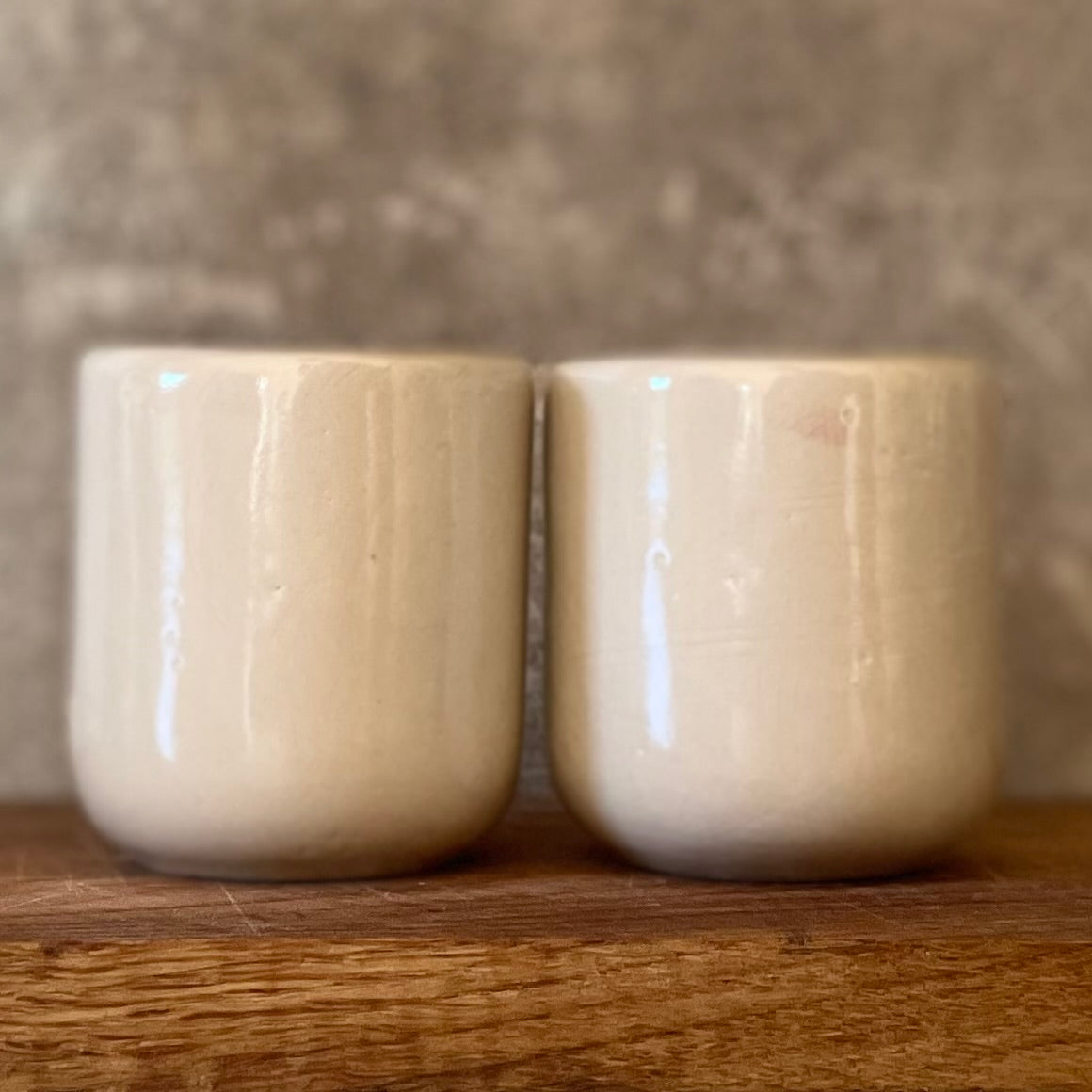 Du maži espresso puodeliai