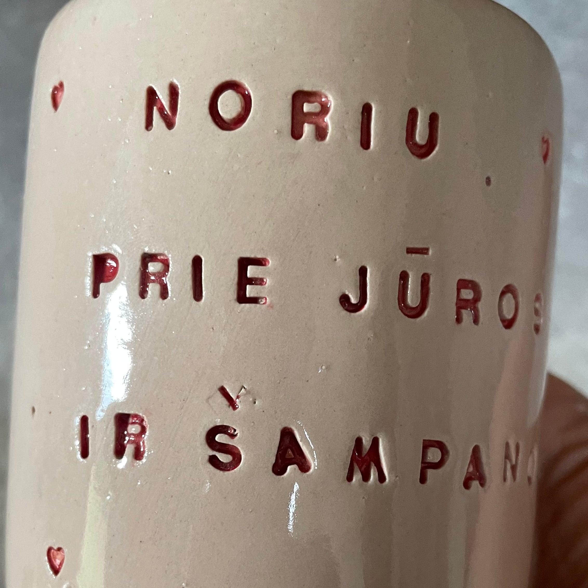 Mug about champagne with hearts