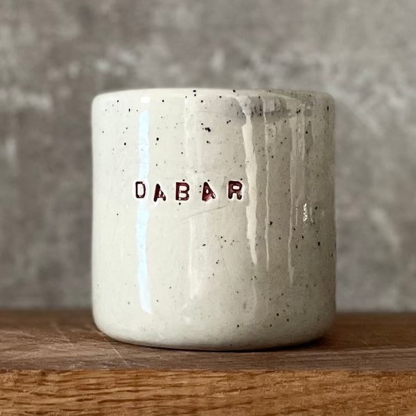 Puodelis be rankenos DABAR ir ČIA