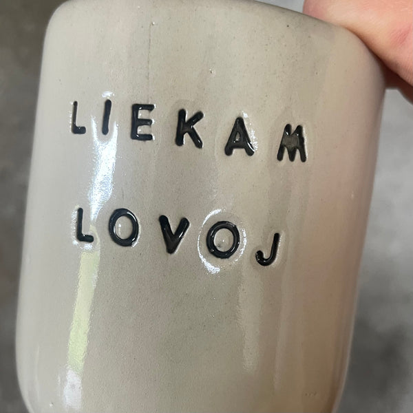 Du maži puodeliai "Liekam lovoj"